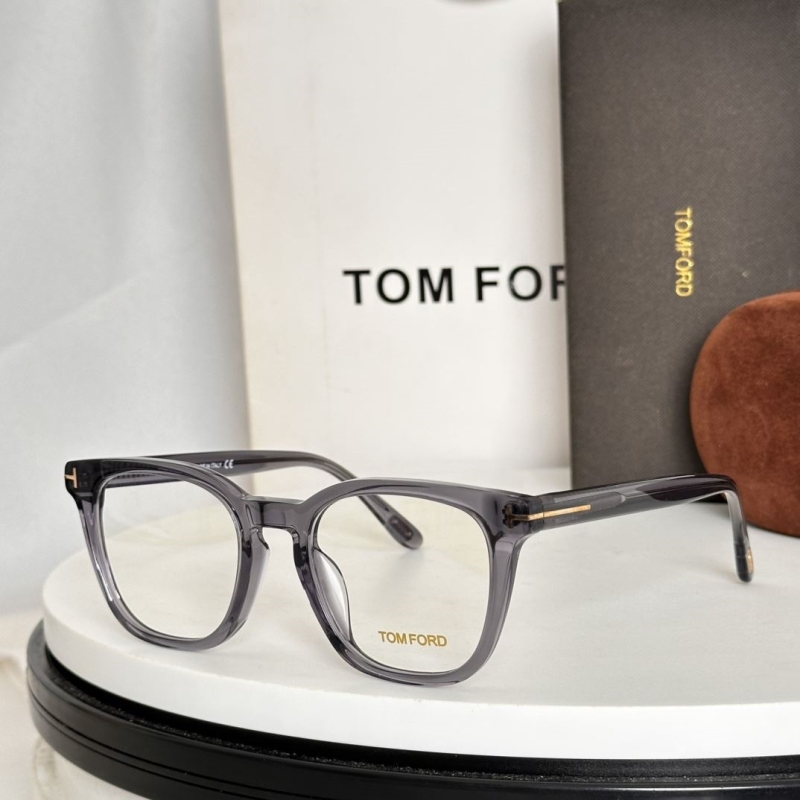 TOM FORD